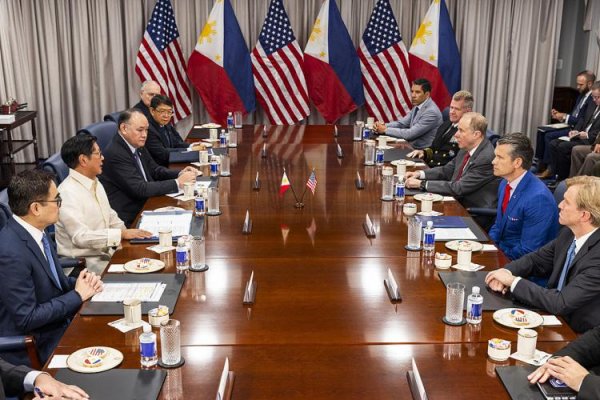 公富网配资 美菲宣称《共同防御条约》适用南海, 中方回应